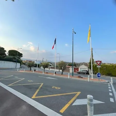 Confortable T2, Parking Prive Dans Securisee Daire *