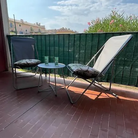 Confortable T2, Parking Prive Dans Securisee Apartamento Villeneuve-Loubet
