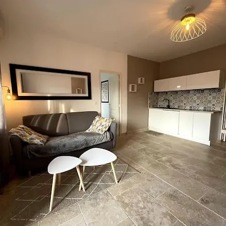 Apartman Confortable T2, Parking Prive Dans Securisee