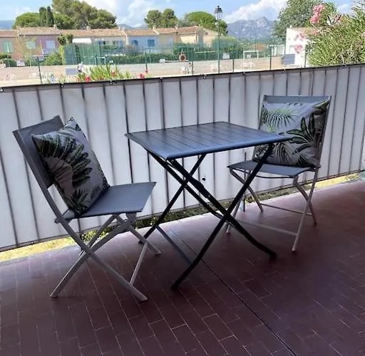 Confortable T2, Parking Prive Dans Securisee Daire *