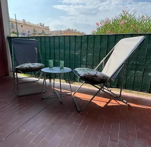 Confortable T2, Parking Prive Dans Securisee Daire Villeneuve-Loubet