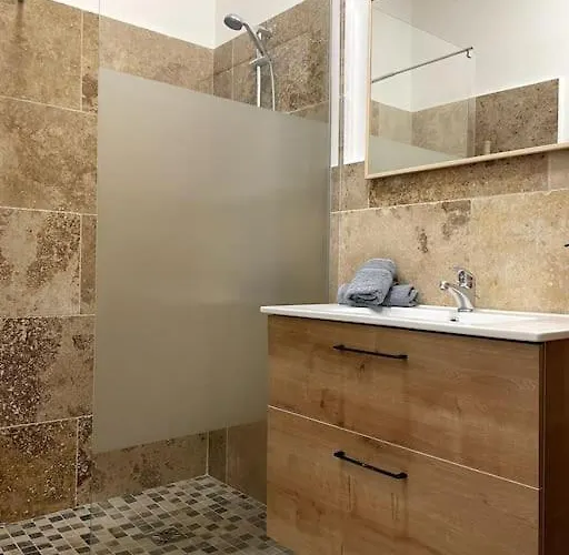 Confortable T2, Parking Prive Dans Securisee Villeneuve-Loubet