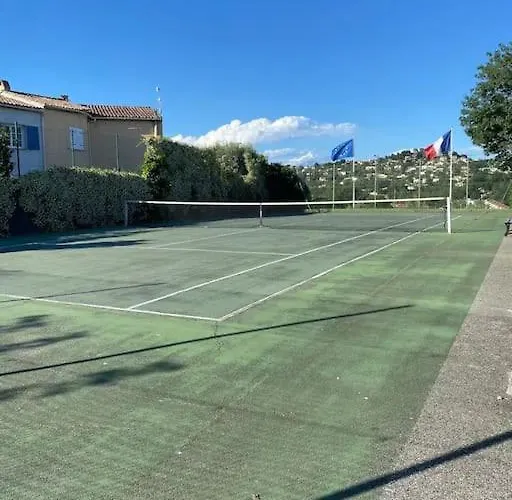 Confortable T2, Parking Prive Dans Securisee