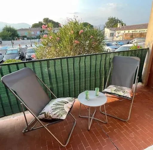 Daire Confortable T2, Parking Prive Dans Securisee